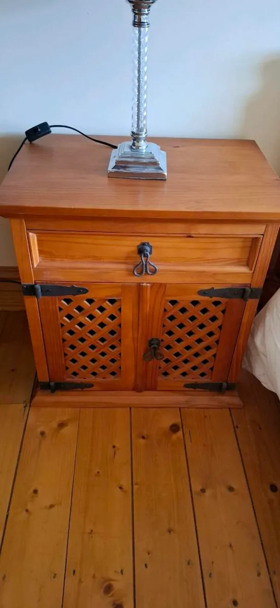 Mexican pine lockers x 2 - Image 2