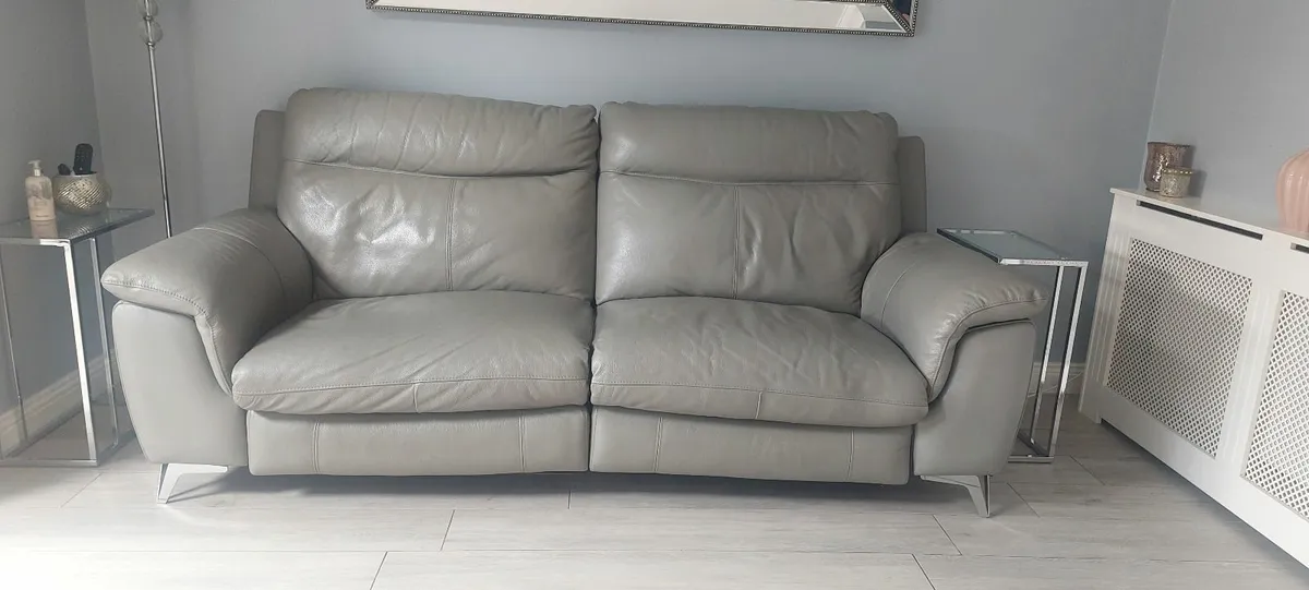 3 Seater Italian Leather Electric Recliner Sofa - Image 2