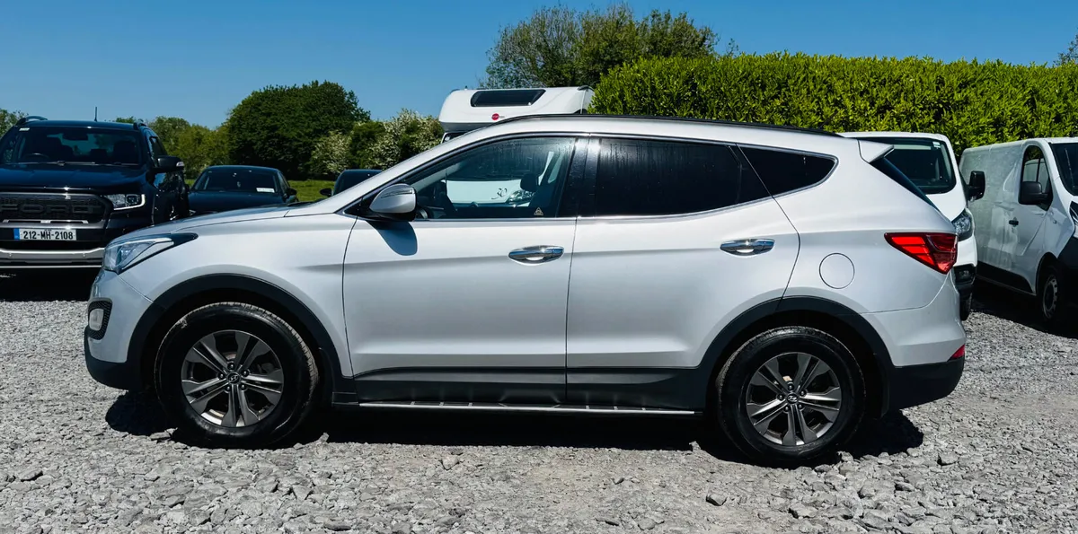 Hyundai Santa Fe 2014 4WD SPECIAL EDITION 7 SEAT - Image 4