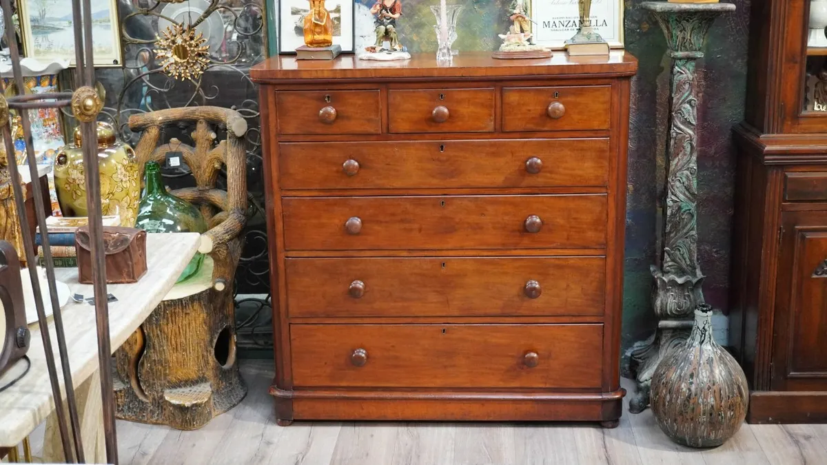 Original Victorian Mahogany Chest of Drawers - Image 1