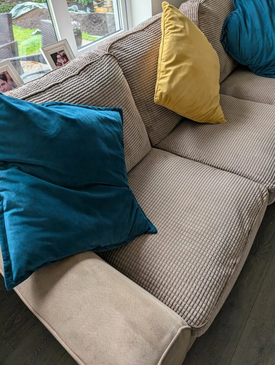 Immaculate Corner Sofa looking for new home - Image 2