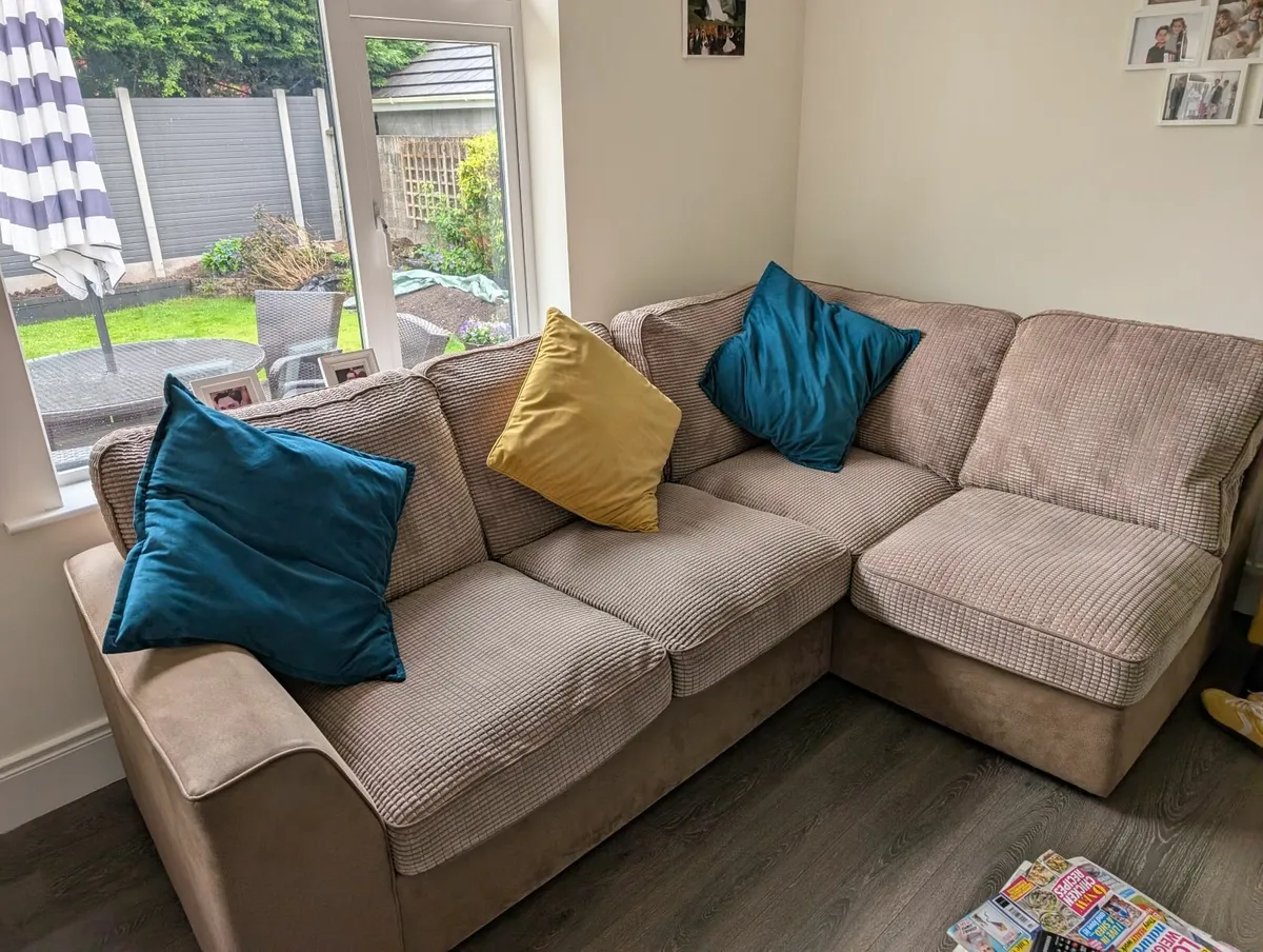 Immaculate Corner Sofa looking for new home - Image 3