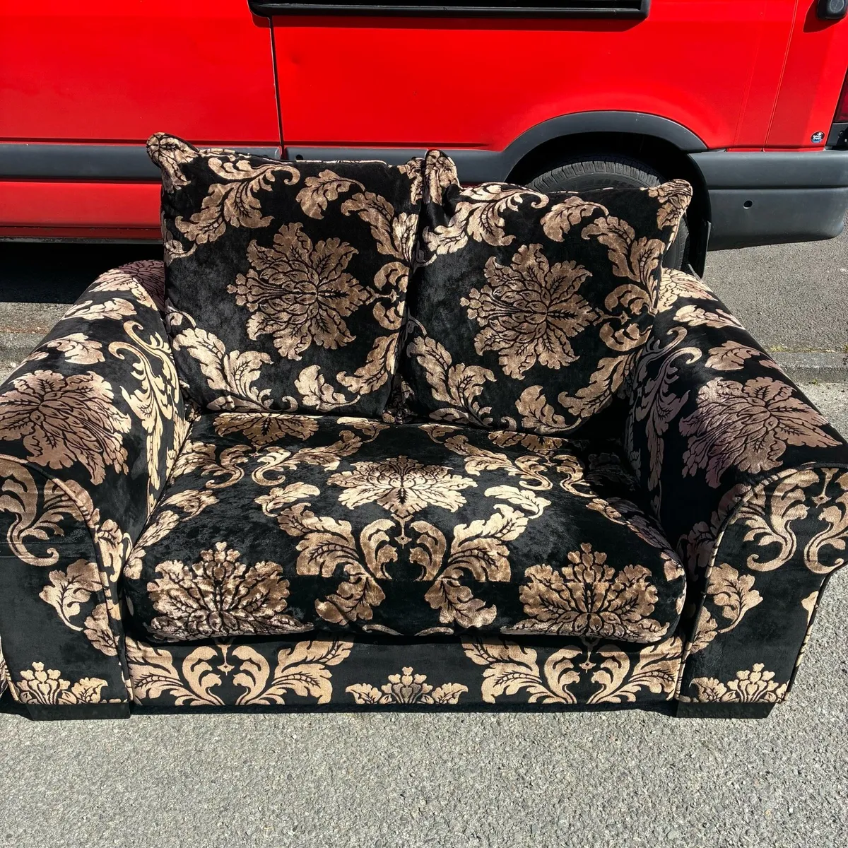 Lovely two seater couch - Black & Gold V. Comfy - Image 2