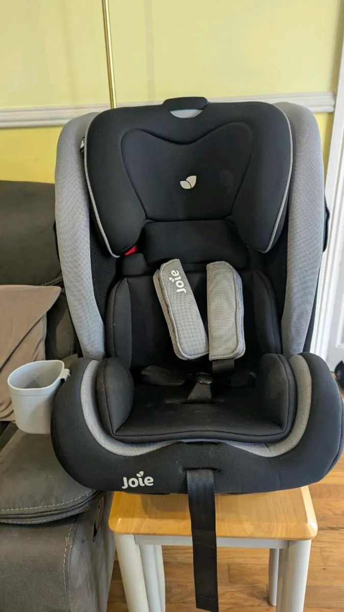 Joie bold car seat - Image 1