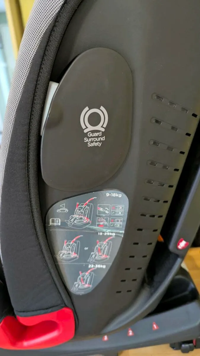 Joie bold car seat - Image 2