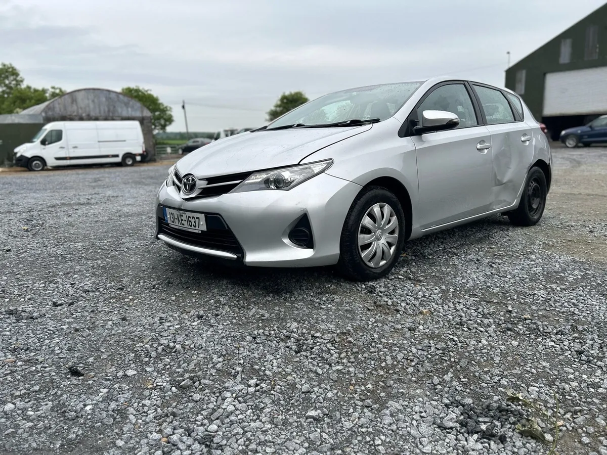 2013 Toyota auris 1.4 diesel - Image 1