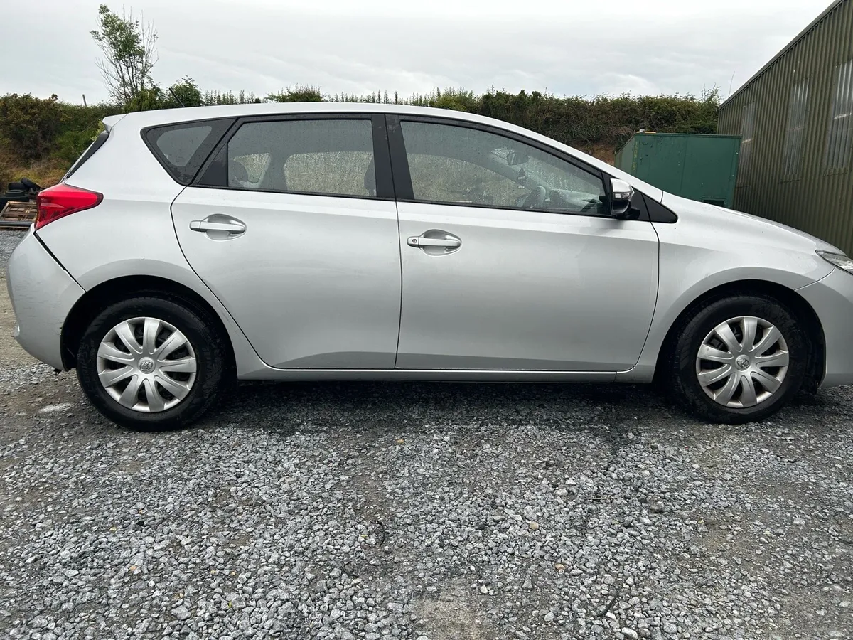 2013 Toyota auris 1.4 diesel - Image 4