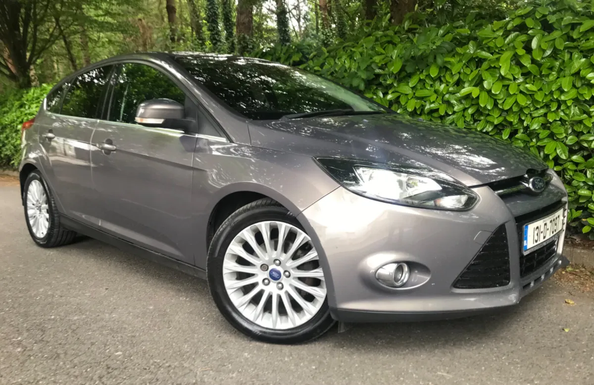 Ford Focus  1.6 TDCI TITANIUM 1 Owner - Image 3