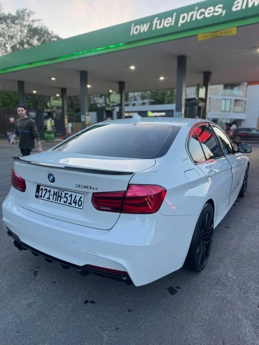 BMW 3-Series 2017 - Image 3