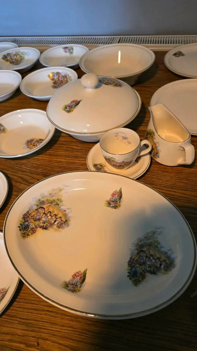 Crockery Carrigdhoun pottery co-op Cork.  Ireand - Image 4
