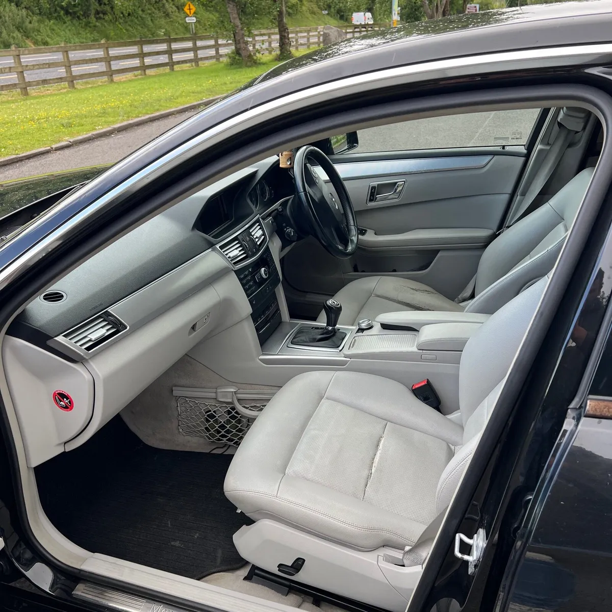 Mercedes-Benz E200 diesel automatic - Image 4