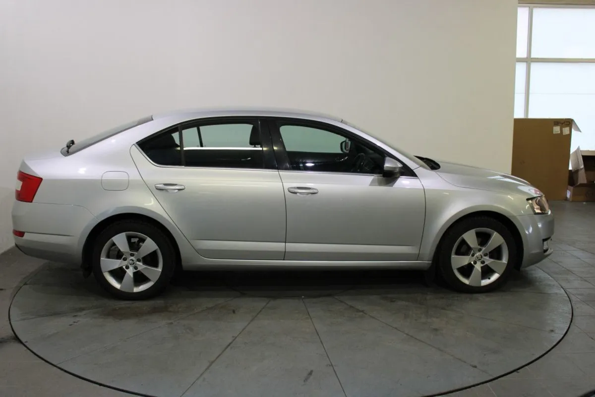 Skoda Octavia Style 1.6tdi 110HP - Image 3