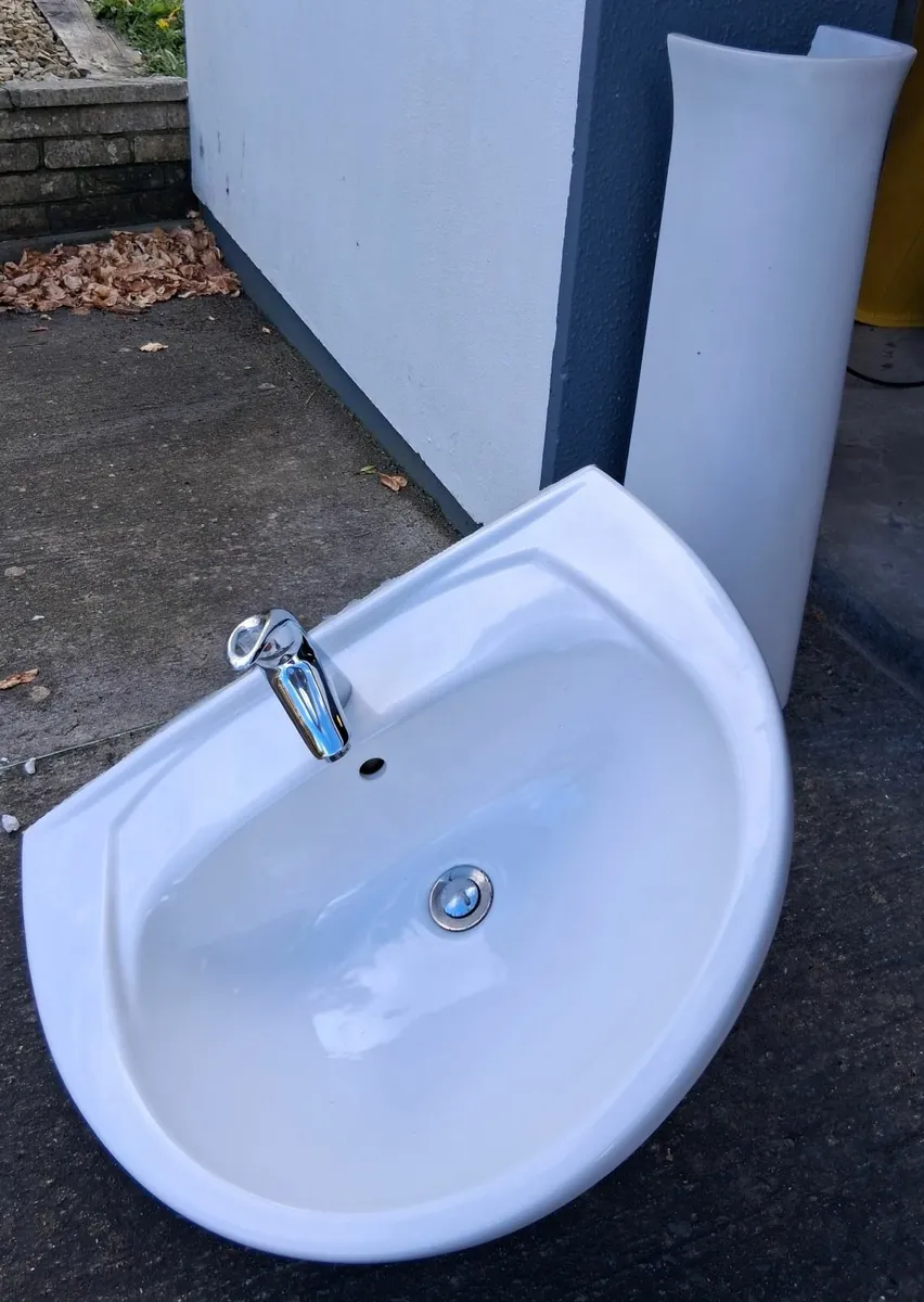 Sink /Toilet /Shower Doors - Image 2
