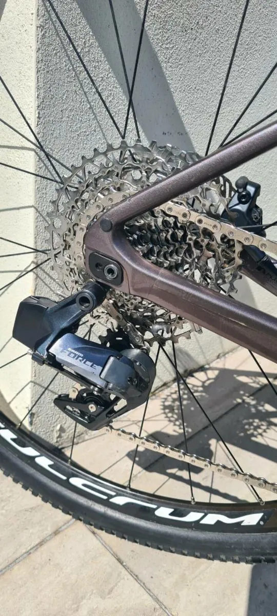 Giant Revolt Advanced Pro Gravel Bike ML - Image 3