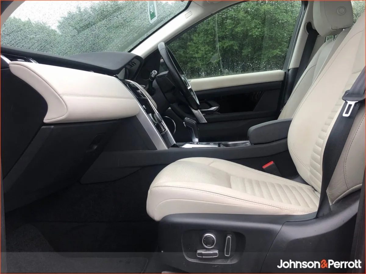 Land Rover Discovery Sport 1.5 I3 Phev 300 PS AWD - Image 3