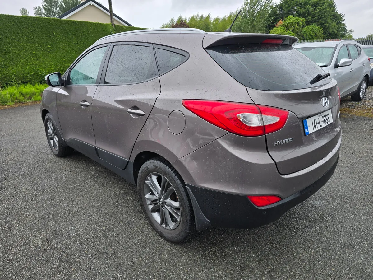 141 Hyundai ix35 1.7 Executive - Image 4