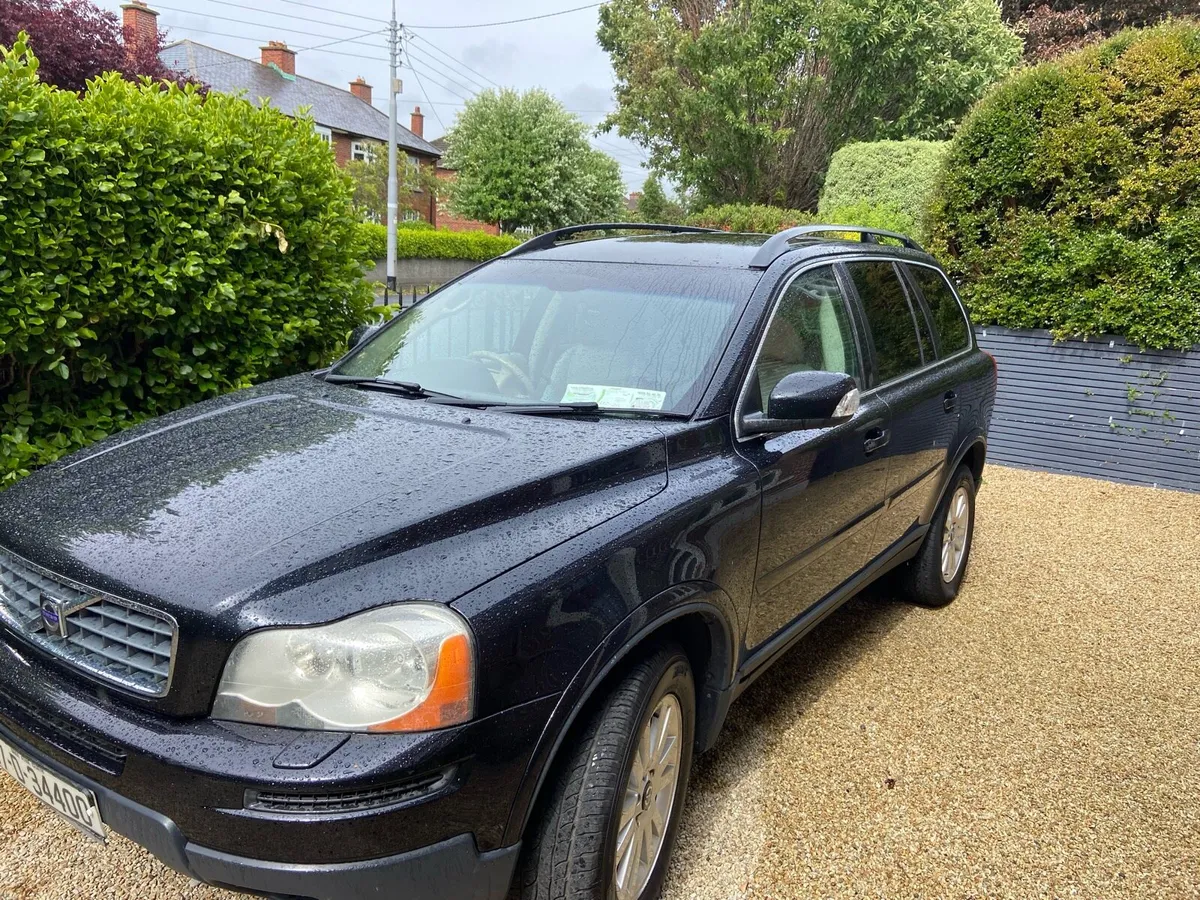Volvo XC90 - Image 1