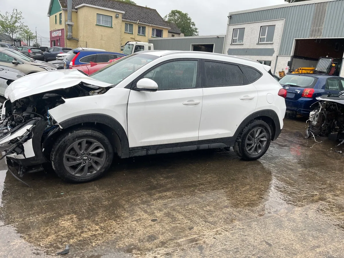 2017 Tucson for parts - Image 1