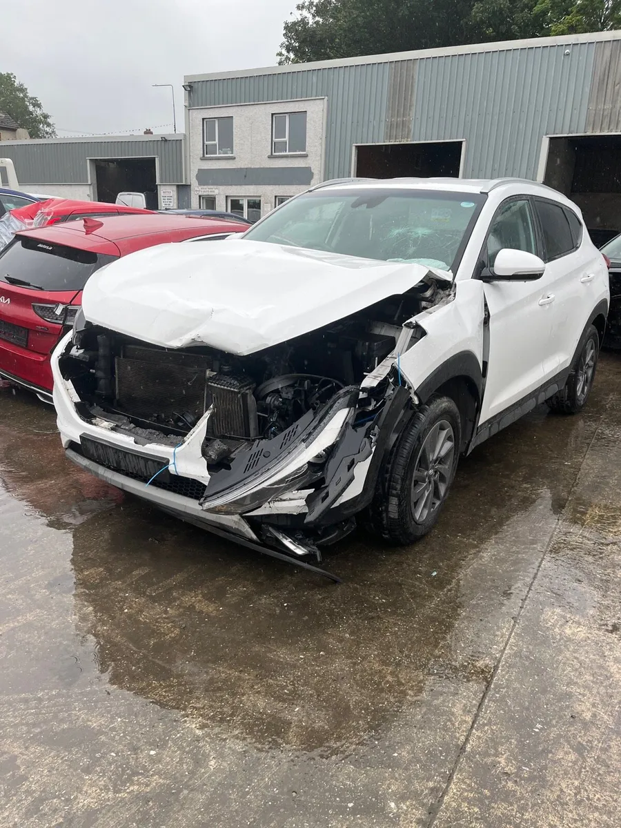 2017 Tucson for parts - Image 4