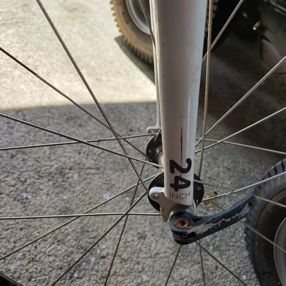 Woom 5 Kids Bike - Image 2