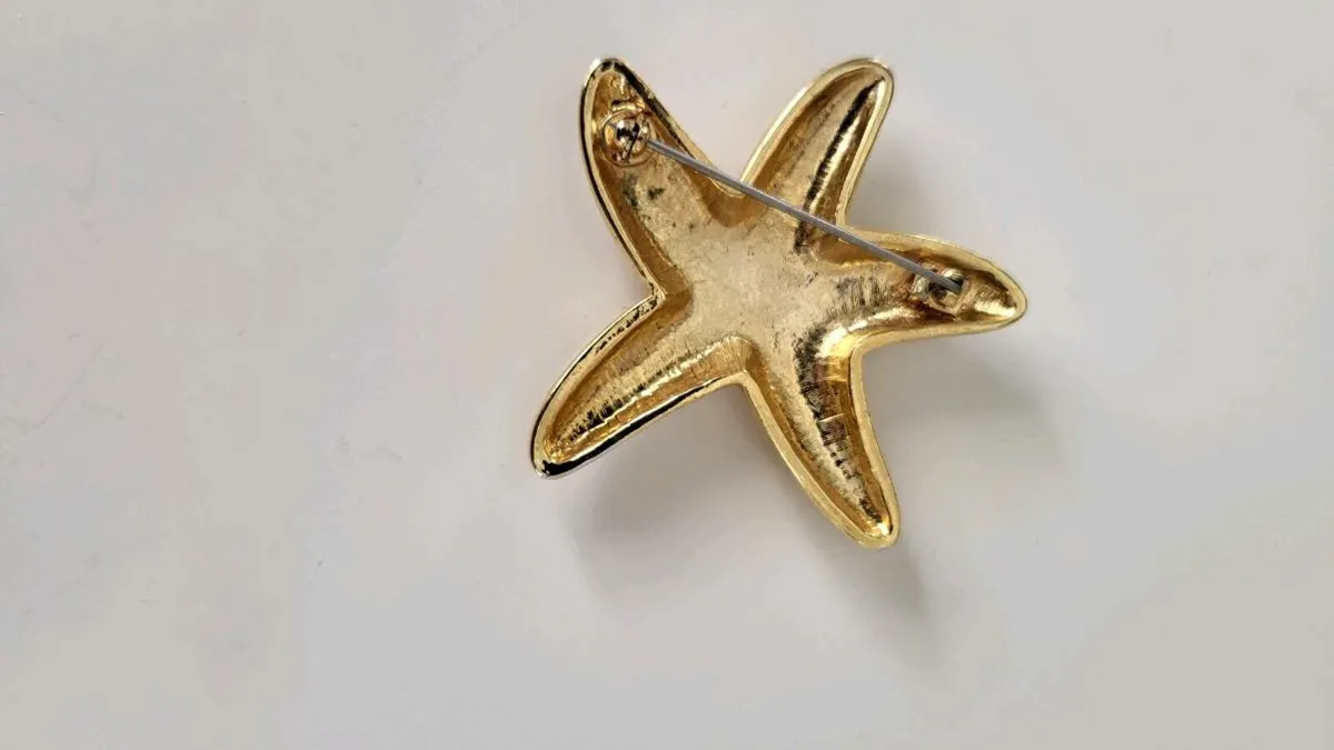 As new, starfish brooch - Image 2