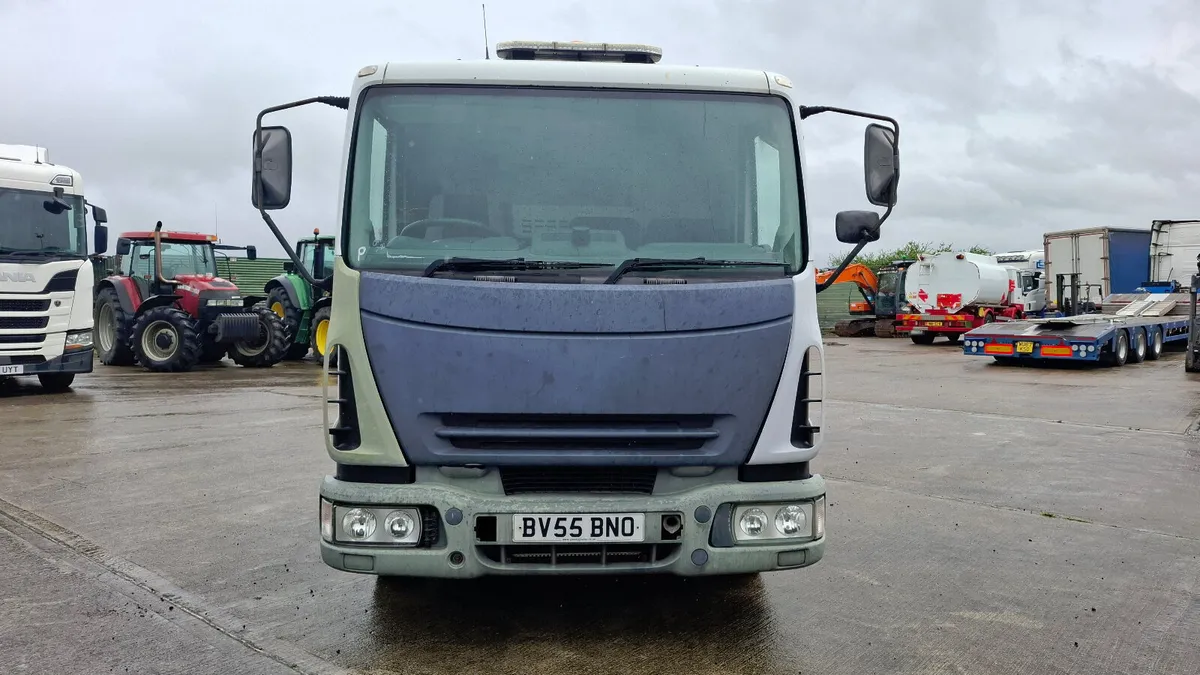 2005 Iveco 75E17 , Water & Fuel Bowser Truck. - Image 2