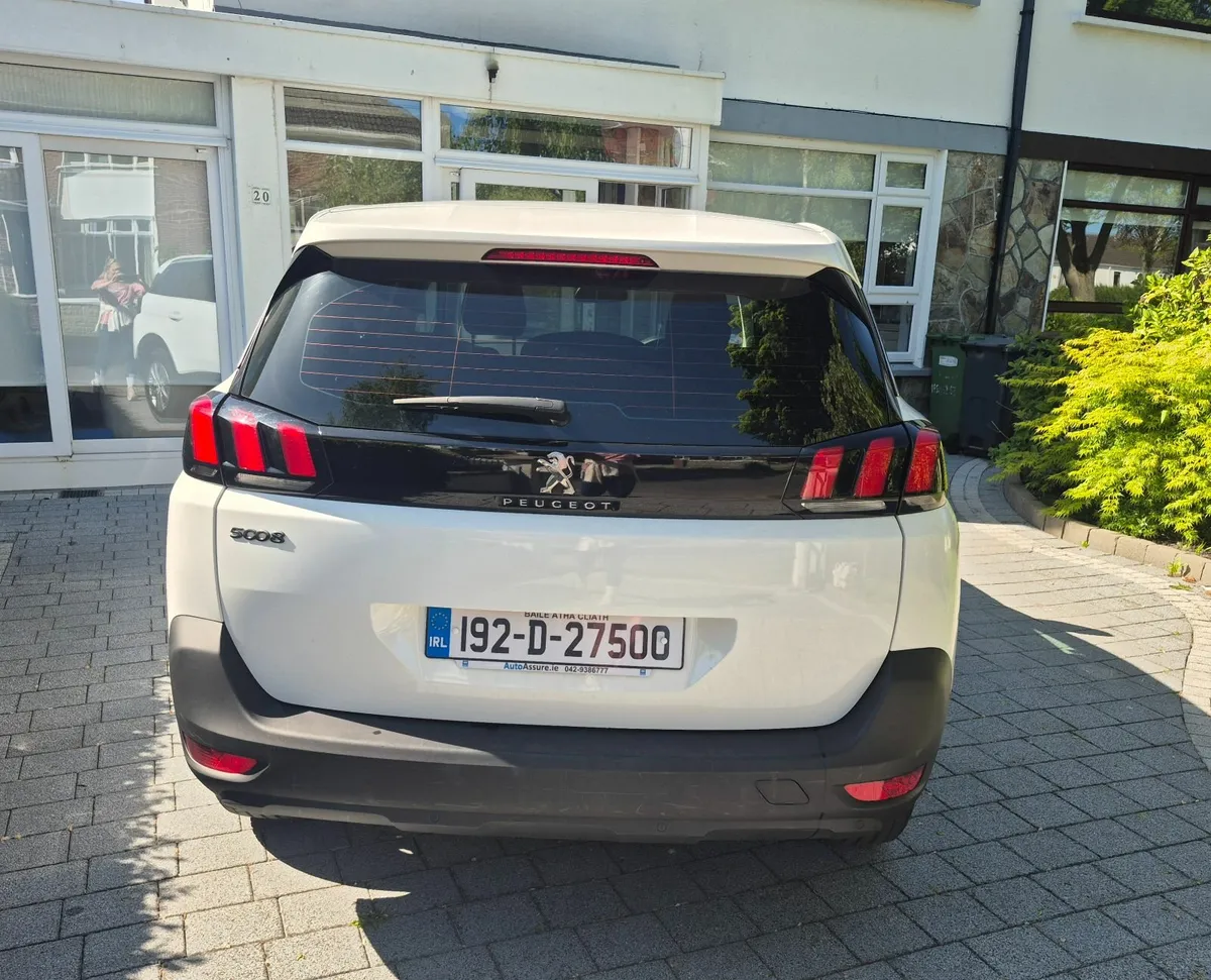 Peugeot 5008 2019 - Image 2