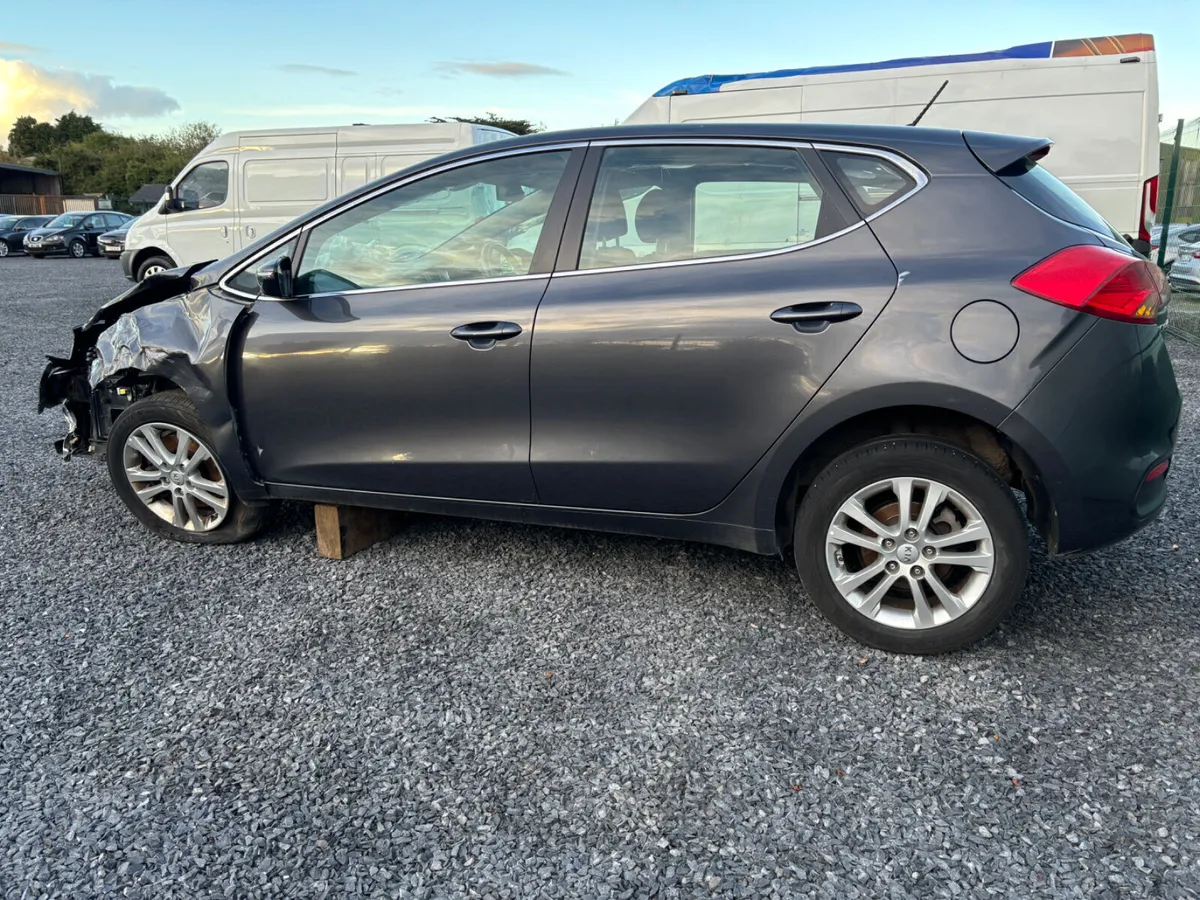 152 KIA CEED Diesel - Image 4