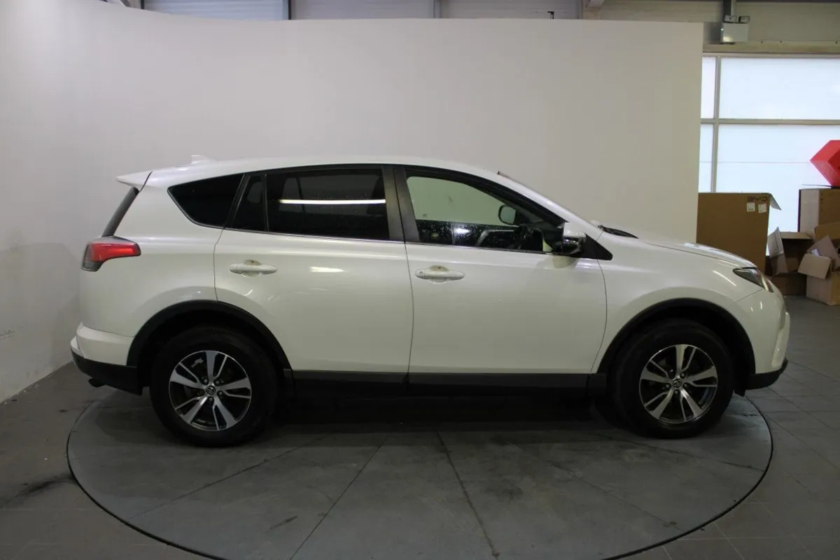 Toyota Rav4 2.0 D-4d (143) 2WD Business Edition - Image 3