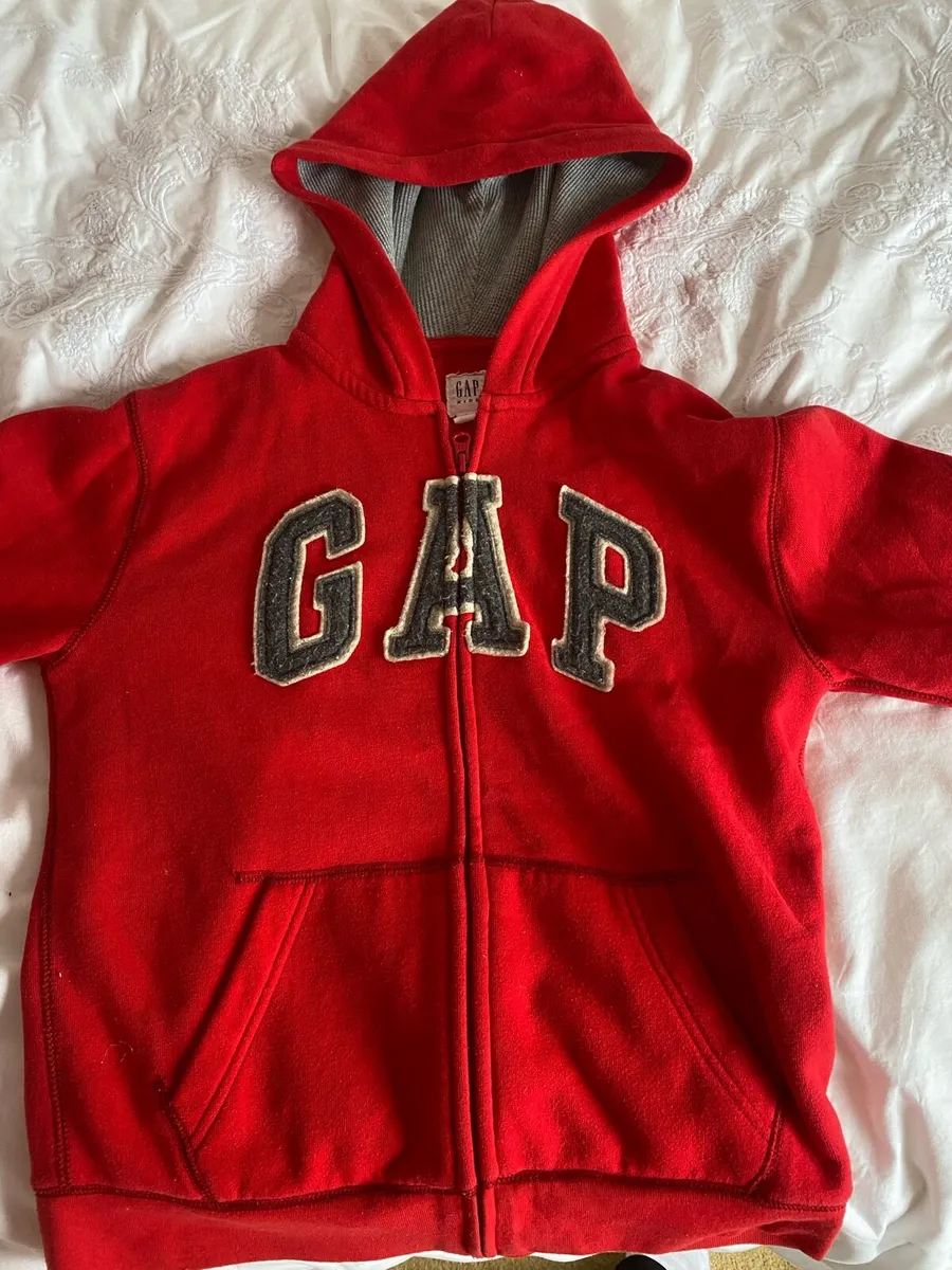 Vintage Red GAP Kids Hoodie - Size 10-11 - Image 1