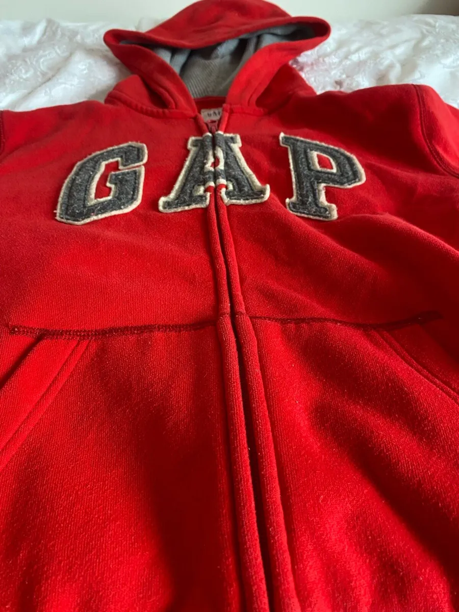Vintage Red GAP Kids Hoodie - Size 10-11 - Image 2