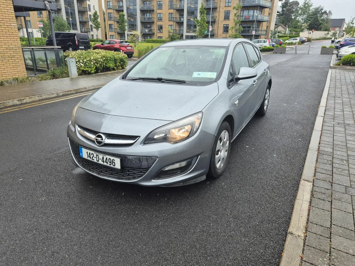 Opel Astra 2014 - Image 1
