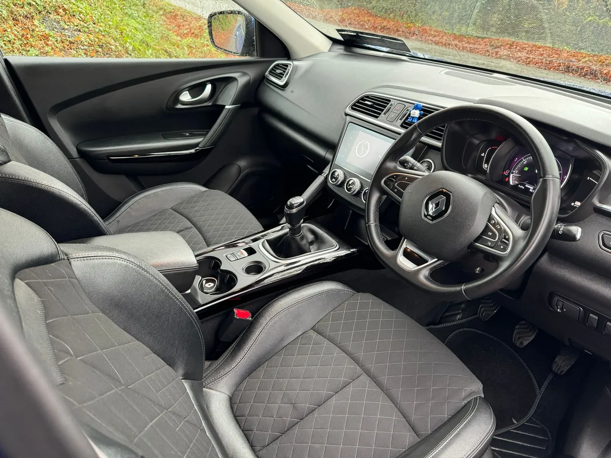 191 Renault KADJAR ICONIC 1.3 TCE 140BHP €75 P/W - Image 3
