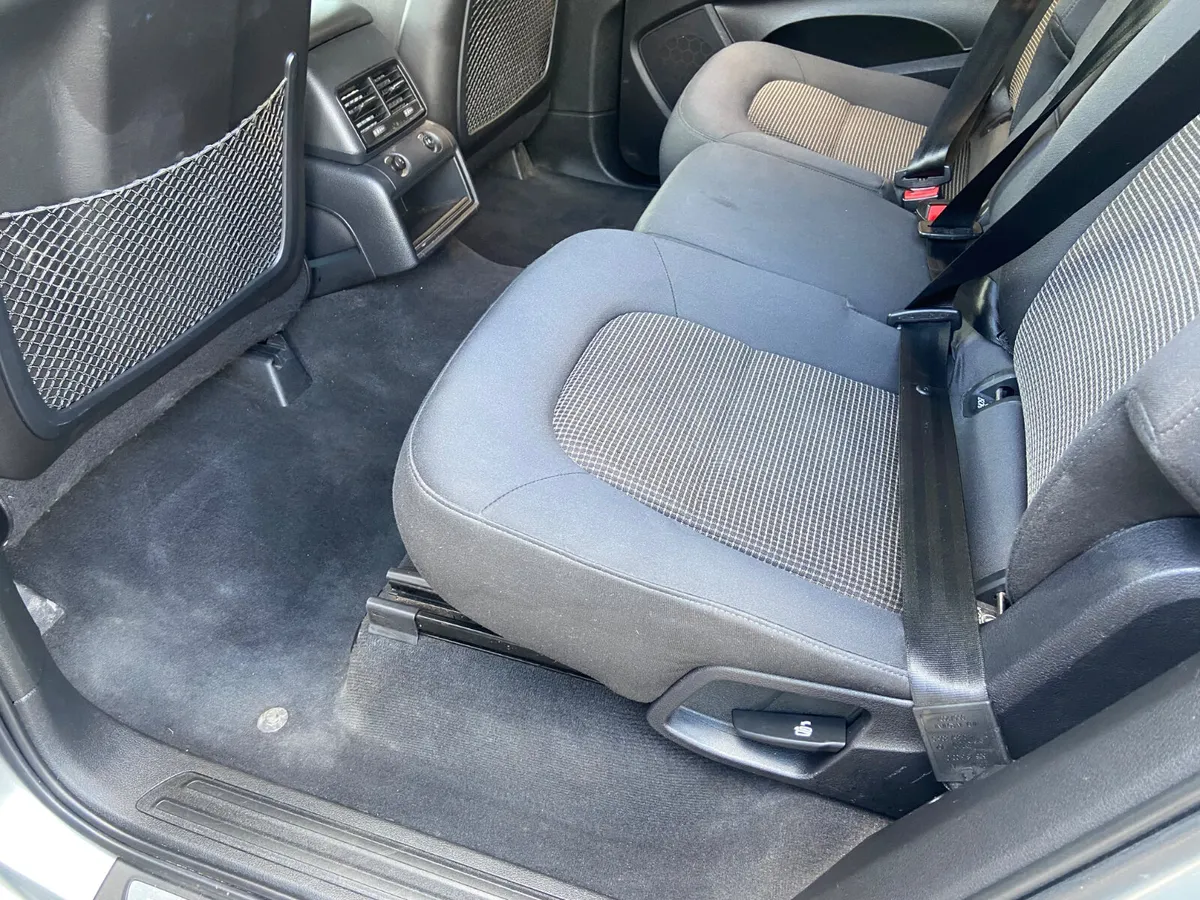Audi Q7 2010 CREW CAB. DOE 02.26 TAX 01/26 - Image 3