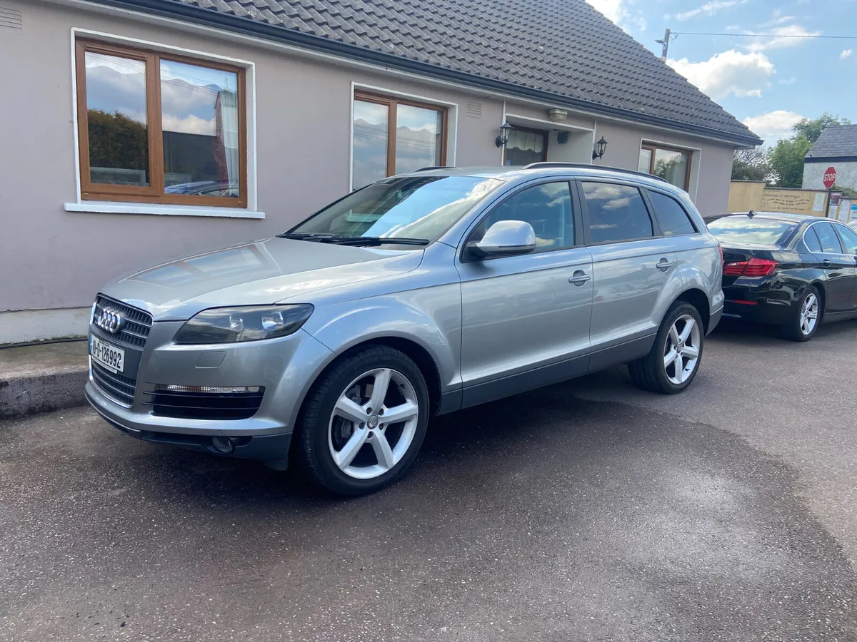 Audi Q7 2010 CREW CAB. DOE 02.26 TAX 01/26 - Image 4