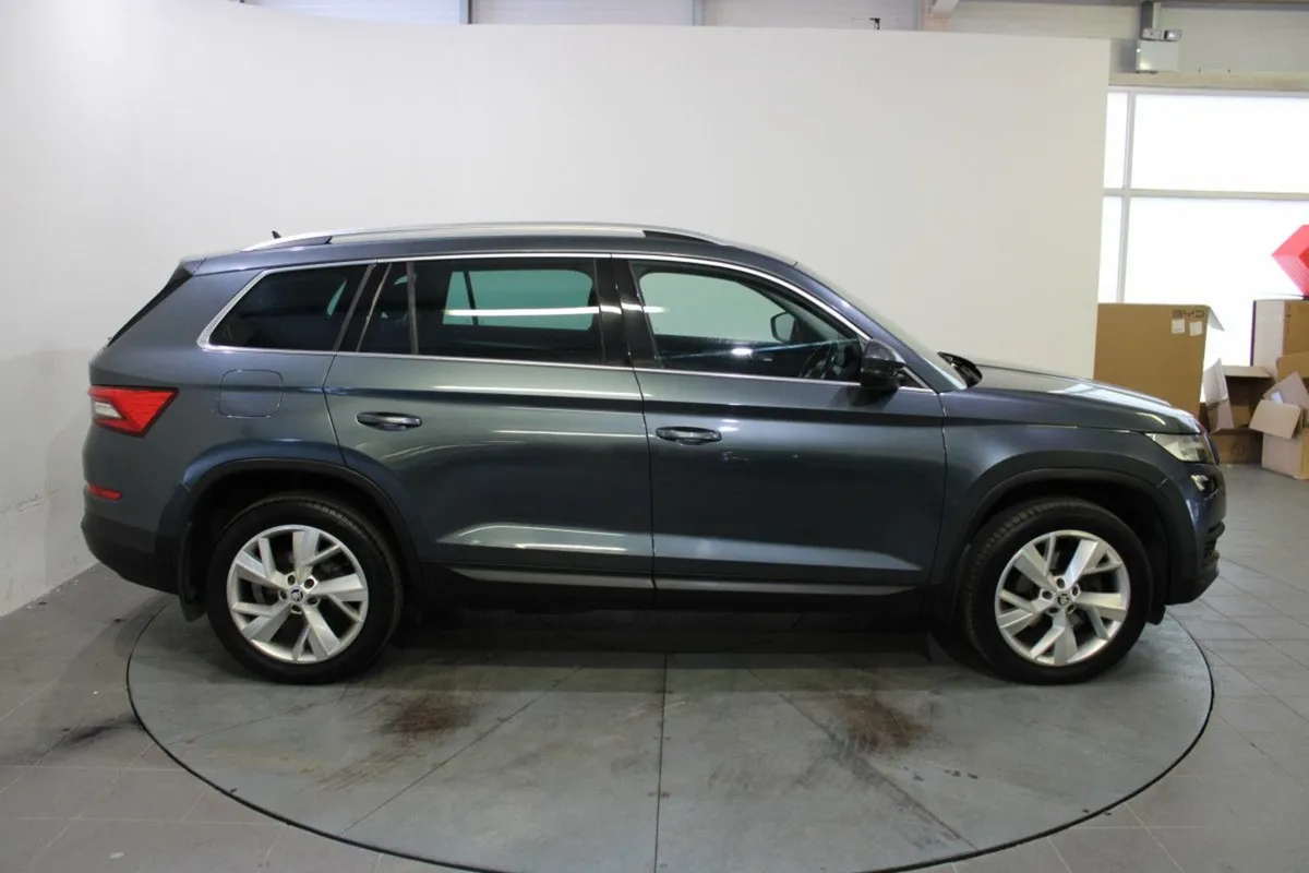 Skoda Kodiaq 2.0 TDI 150HP DSG Ambiente 7 Seat - Image 3