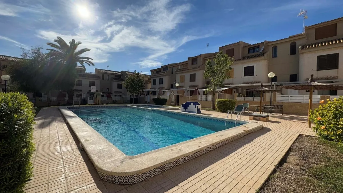 Spanish  Vila 2 Bed 2 bath - Image 1