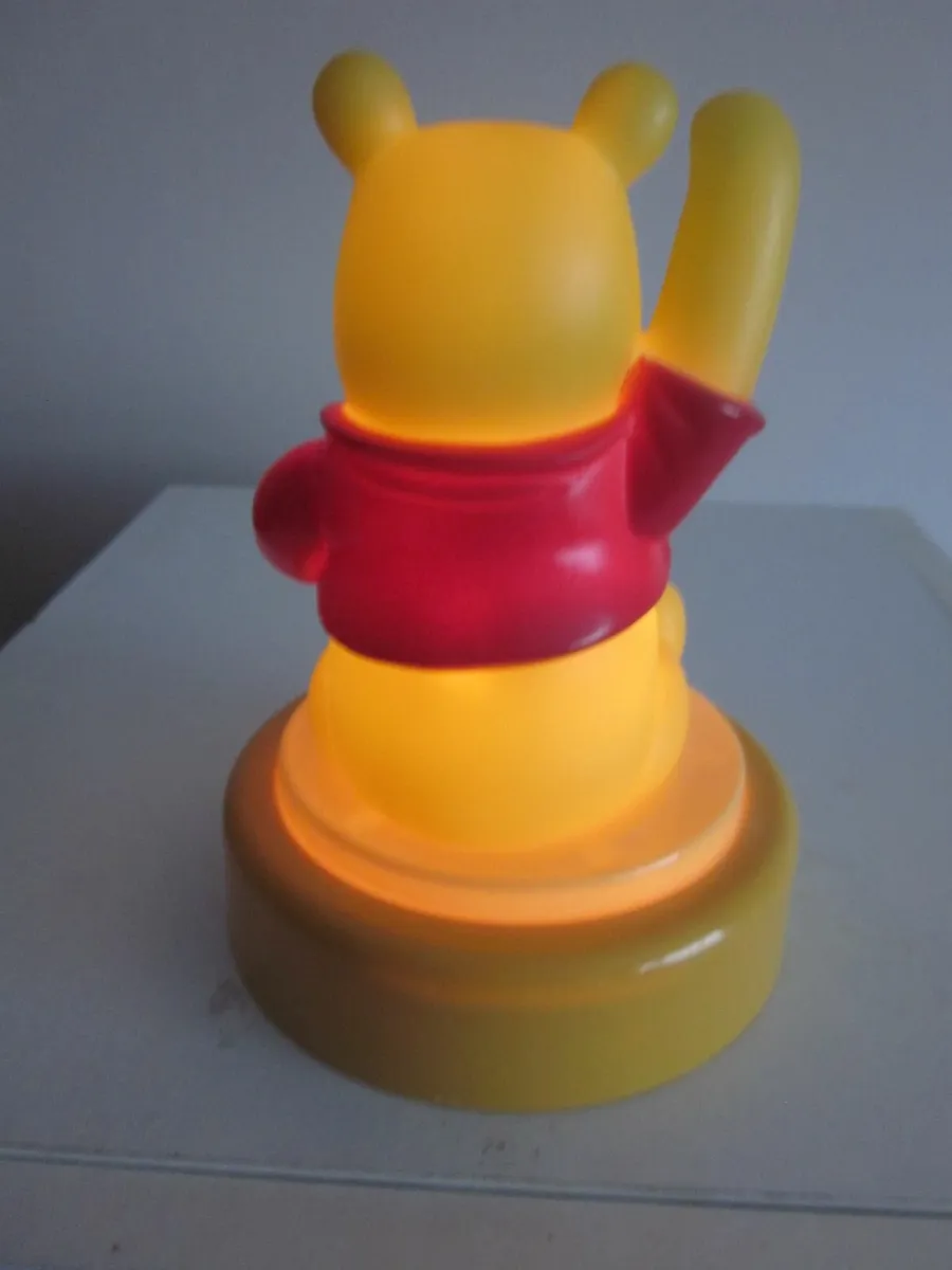 Disney Winnie the Pooh 3D Push Lamp - Image 2