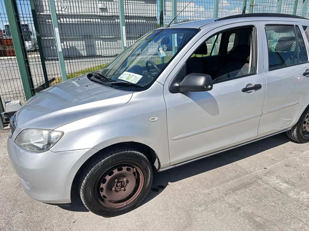 04 Mazda 2 Demio - Image 2