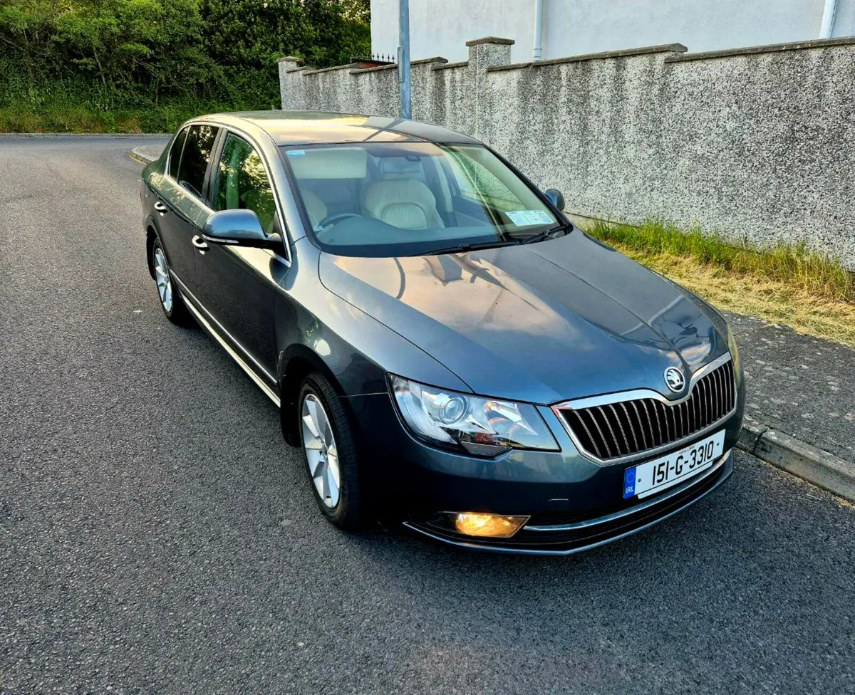 2015 SKODA SUPERB - Image 2