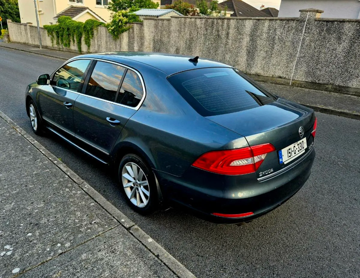 2015 SKODA SUPERB - Image 4