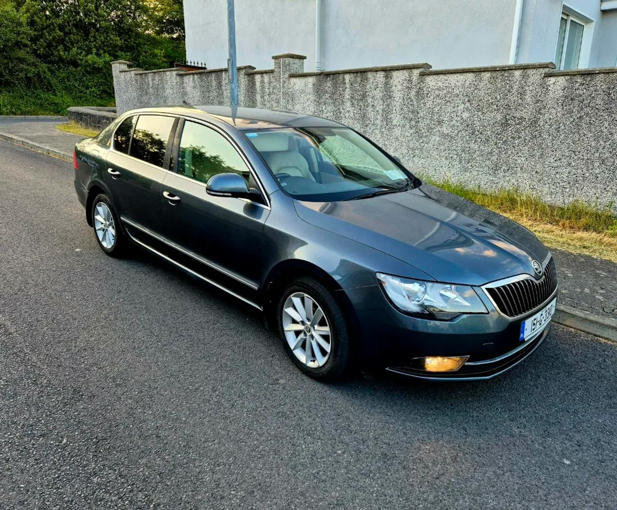 2015 SKODA SUPERB - Image 1