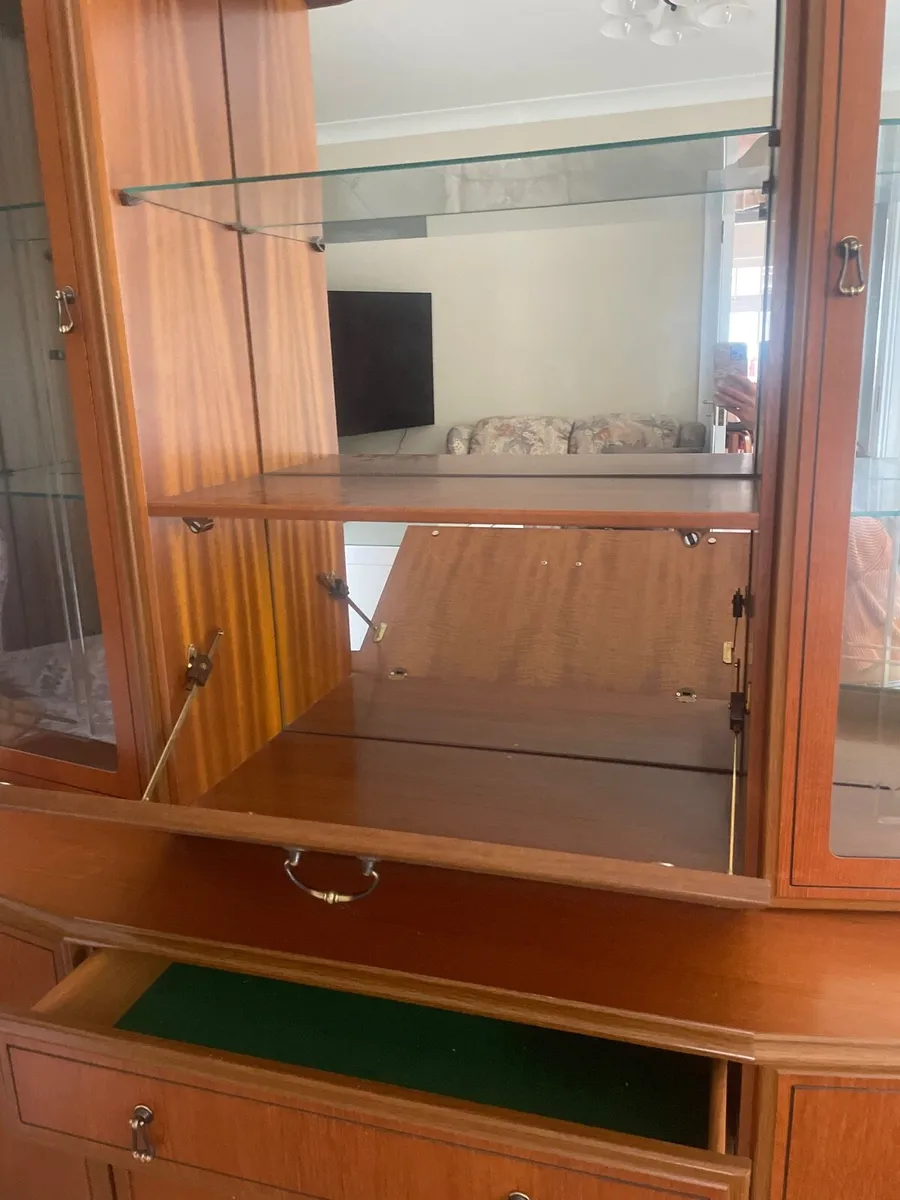 Display and drinks cabinet - Image 2