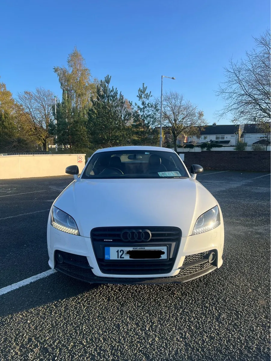 Audi TT 2.0 TDI Quattro Black Edition of 2012 - Image 2