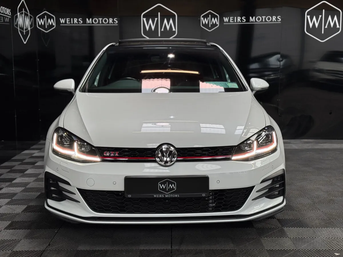 VOLKSWAGEN GOLF GTI 245 BHP PERFORMANCE PACK - Image 4