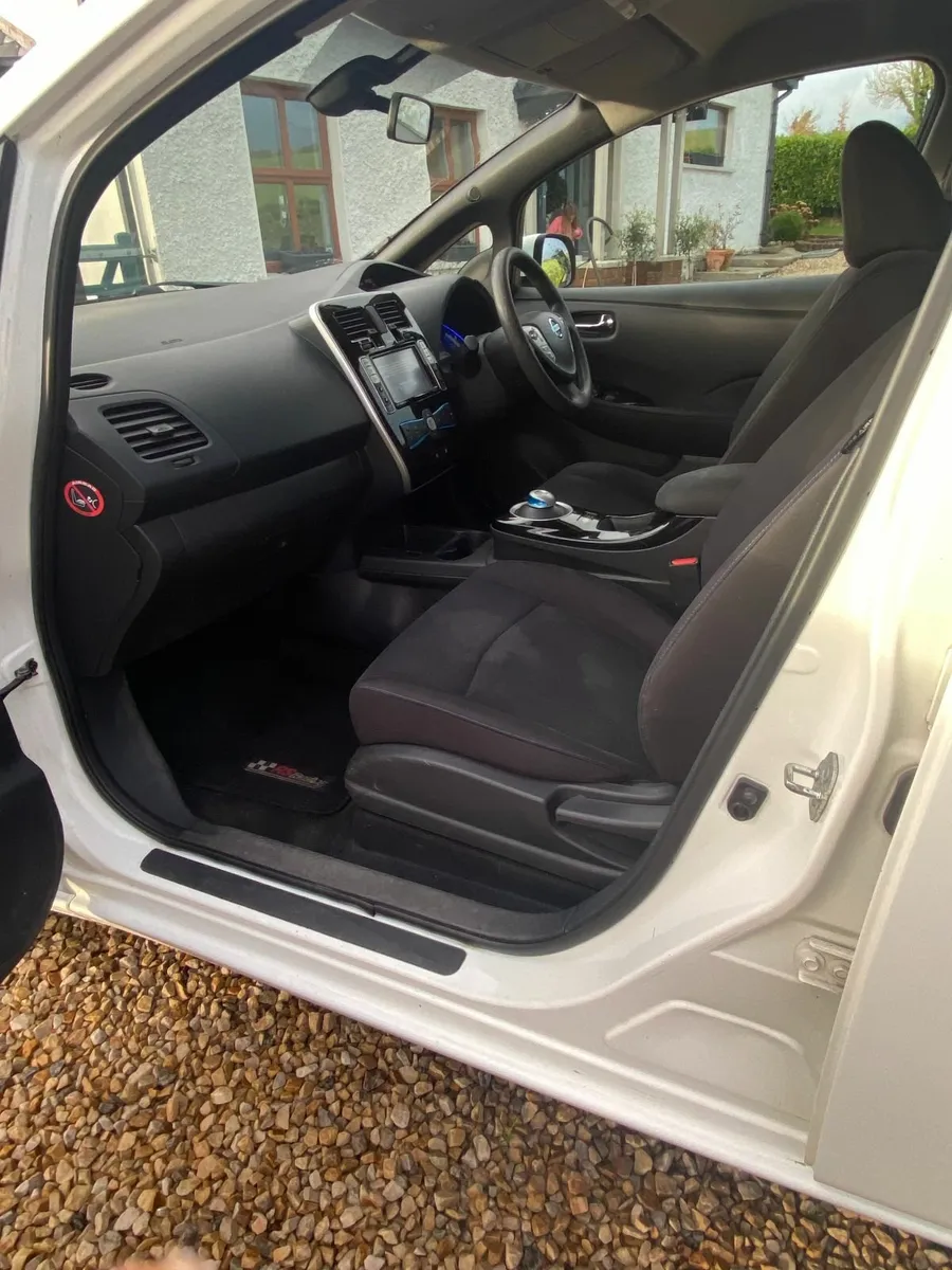 Nissan Leaf 2014 - Image 2
