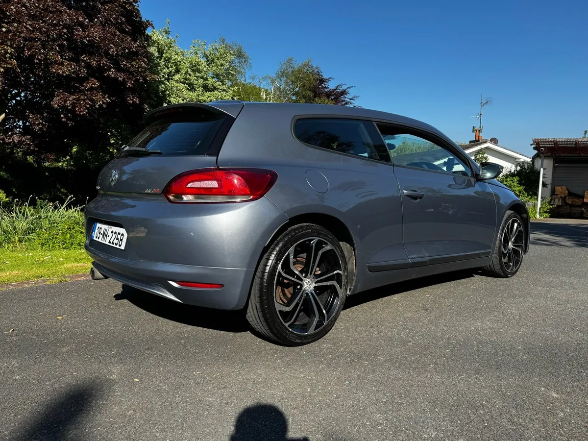 VW Scirocco 2.0tsi DSG - Image 3