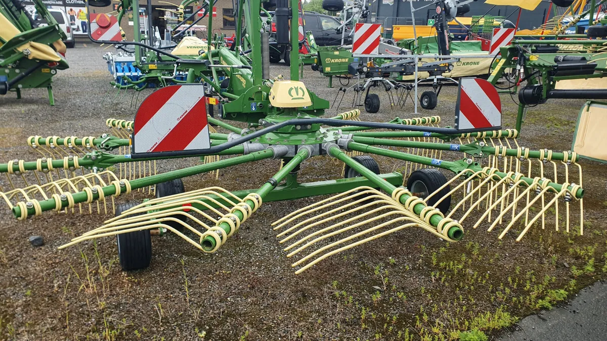 Krone S460 Single Rotor Rake - Image 3