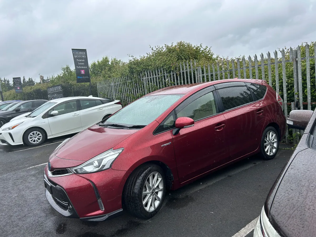 Toyota Prius 7 seater auto hybrid - Image 4