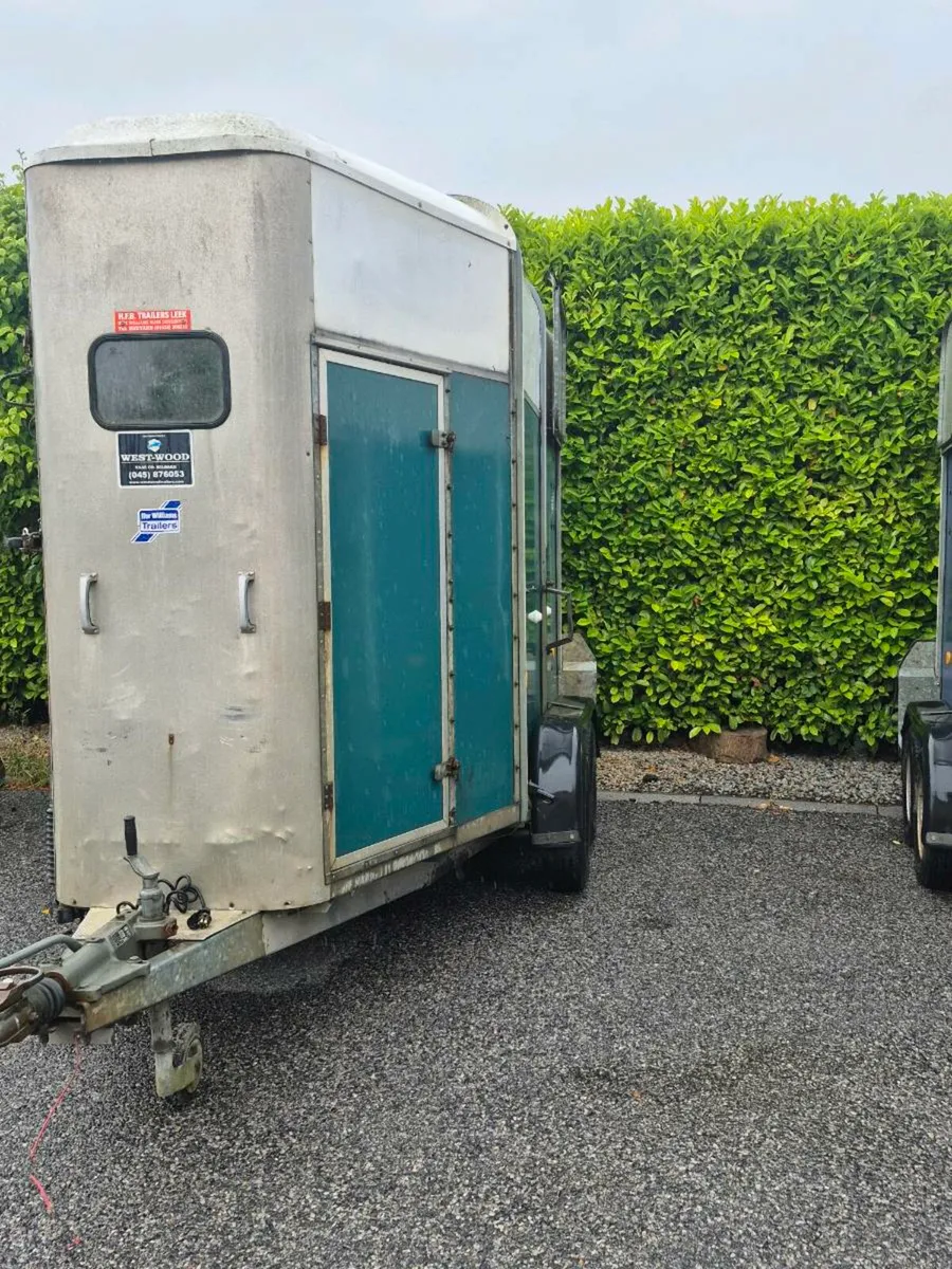 Horse box - Image 2